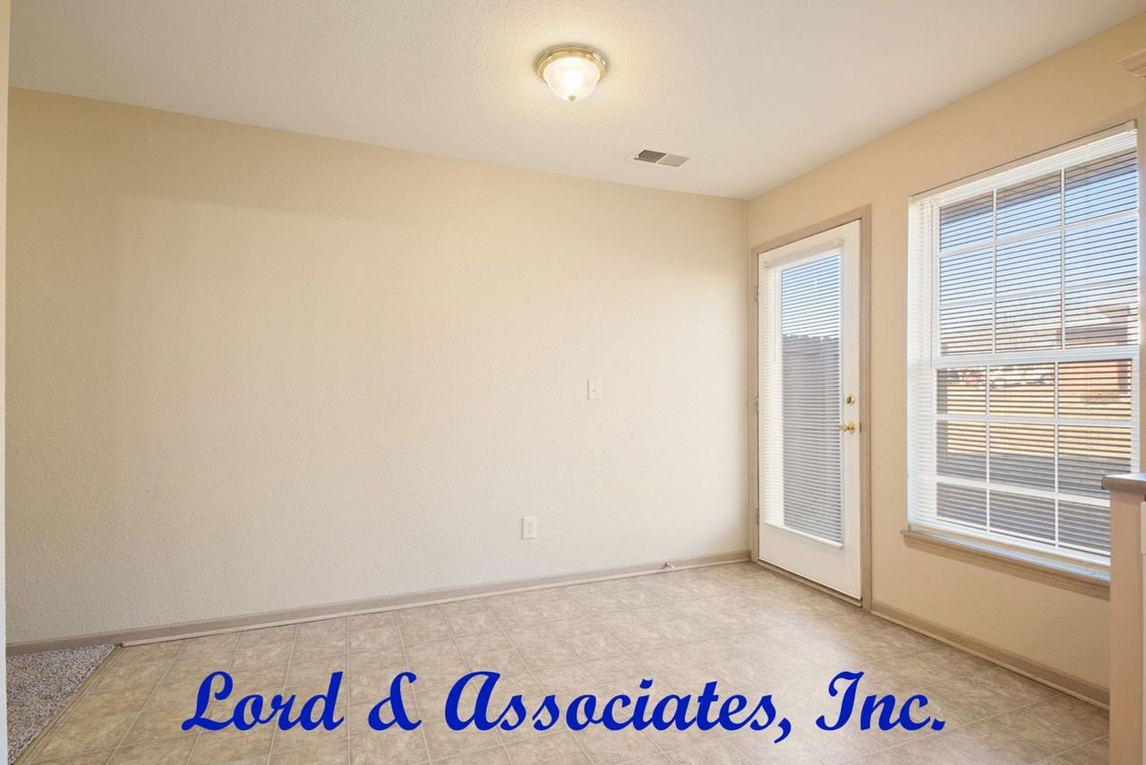 309 Ne 7th St Apt B - Photo 6 of 13