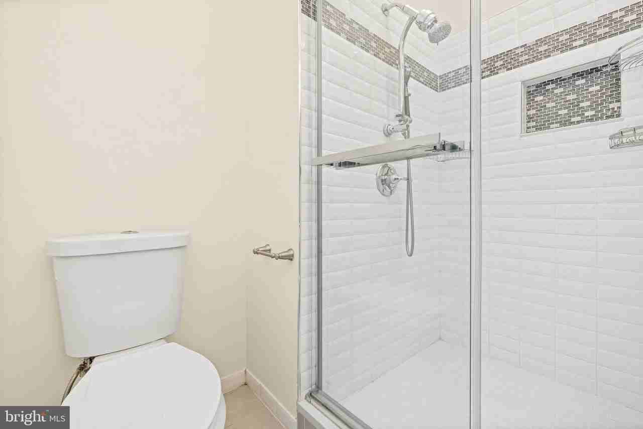 4267 Fox Lake Dr - Photo 4 of 50