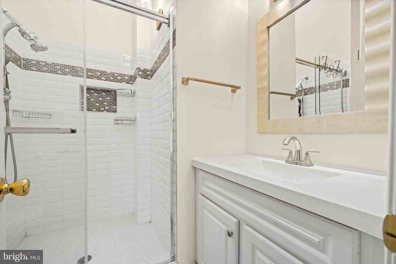 4267 Fox Lake Dr - Photo 5 of 50