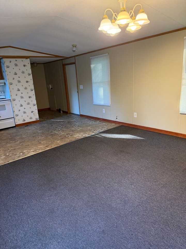 106 Davis St - Photo 4 of 19