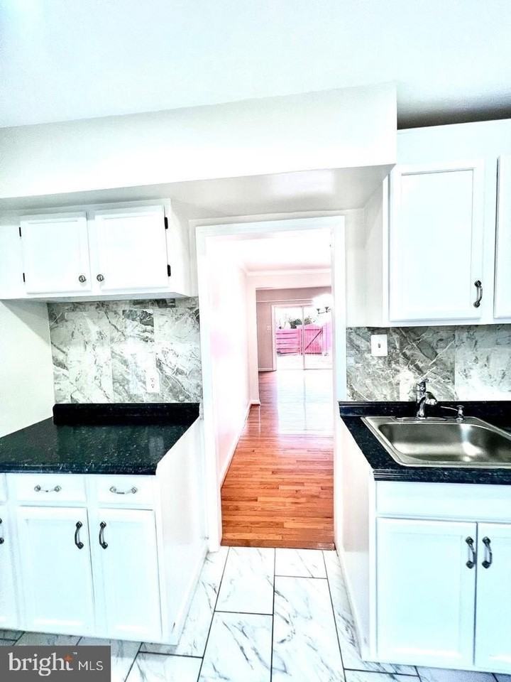 1338 Redbud Ct - Photo 7 of 26
