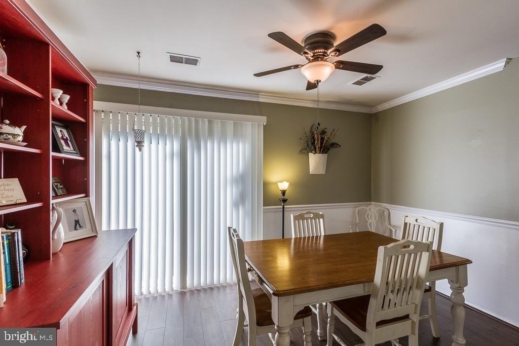 12709 Kingsbury Ct - Photo 3 of 28