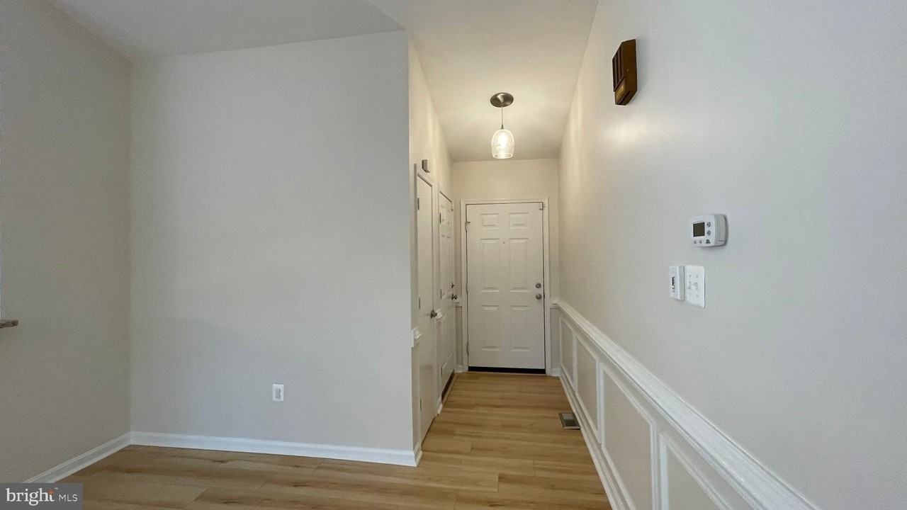 8 Taber Ct - Photo 2 of 19