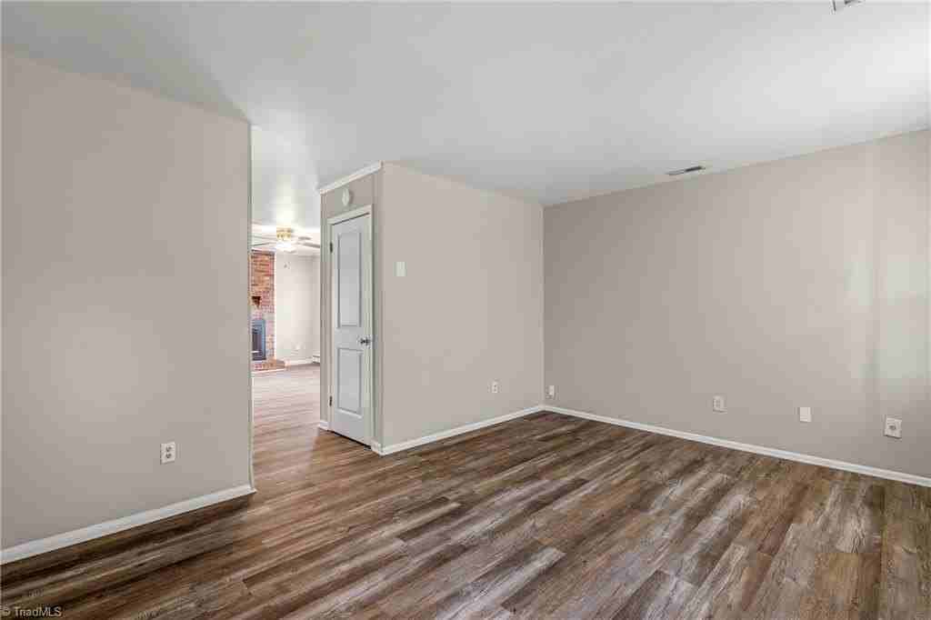 3005 Kilkenny Ave - Photo 2 of 31