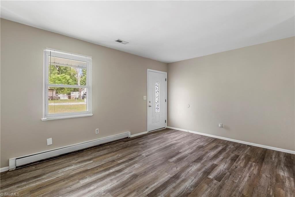3005 Kilkenny Ave - Photo 4 of 31