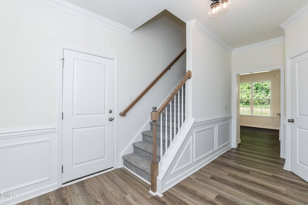 395 Oak Park Blvd - Photo 6 of 31