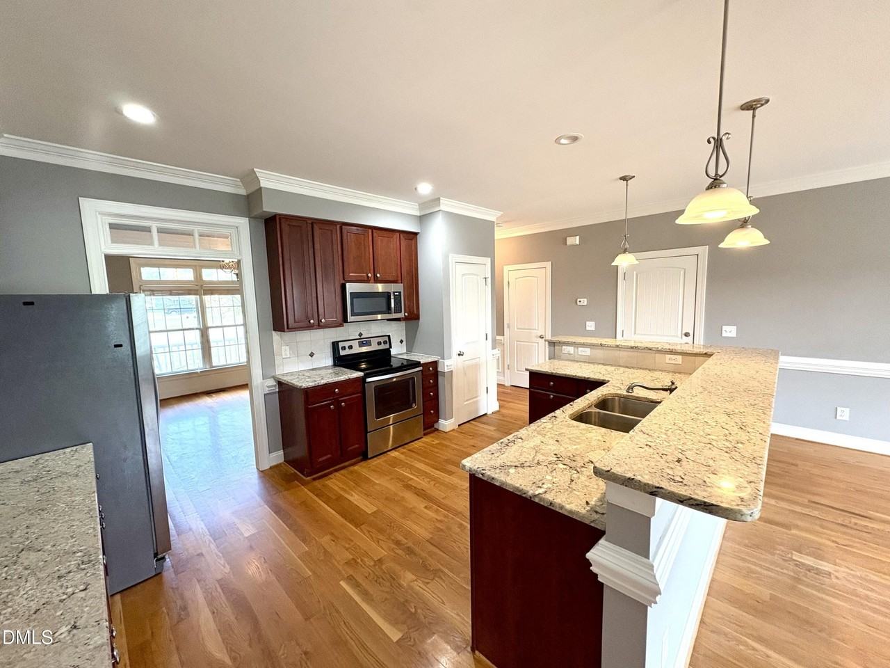 1315 Center St - Photo 4 of 23