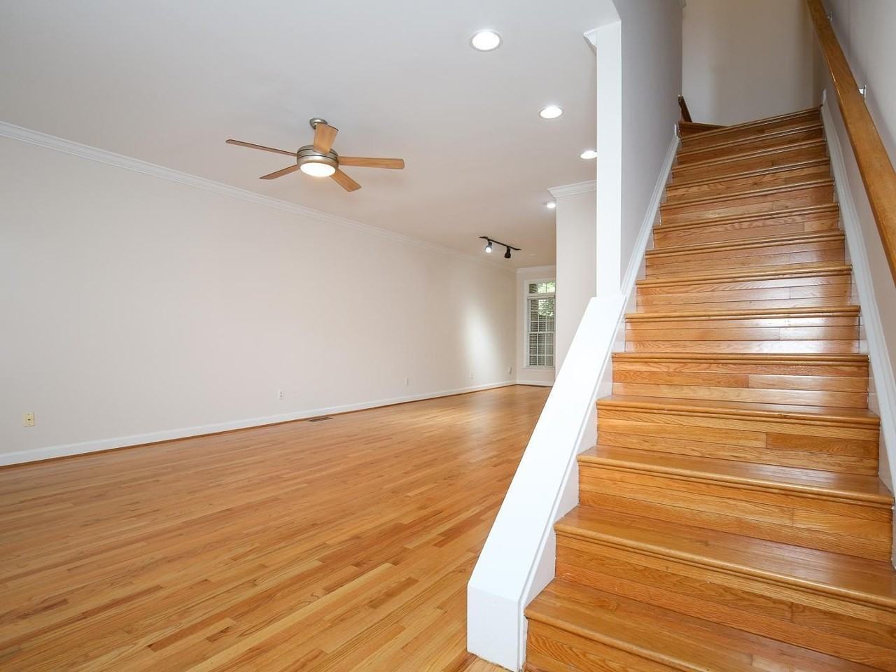 710 Parkham Ln - Photo 5 of 32
