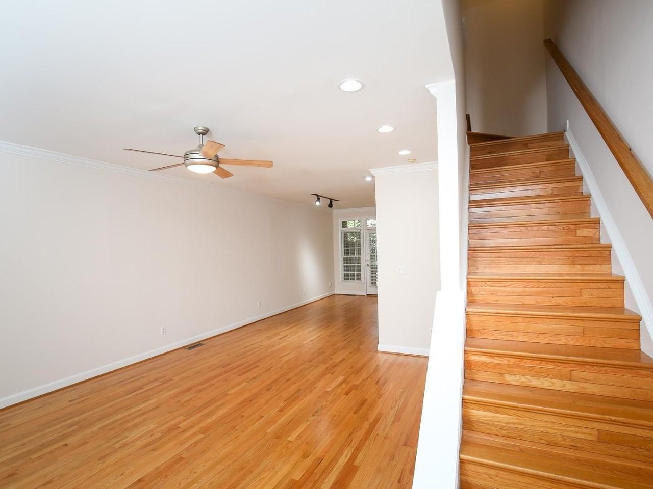 710 Parkham Ln - Photo 6 of 32