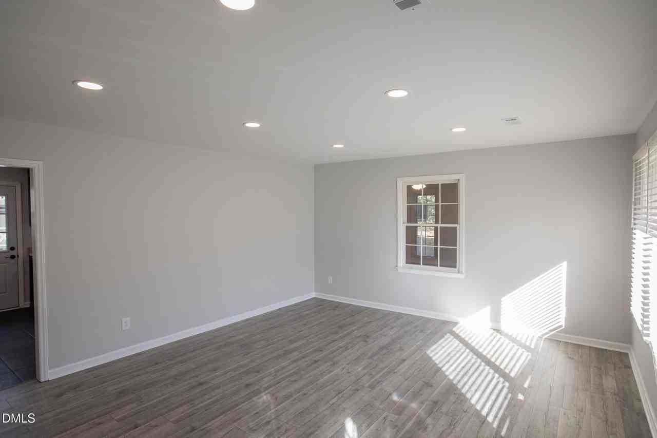 701 Chandler Rd - Photo 2 of 29