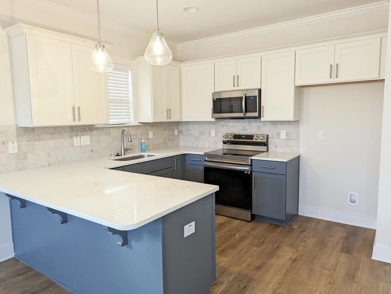 701 Grant St #A - Photo 3 of 23