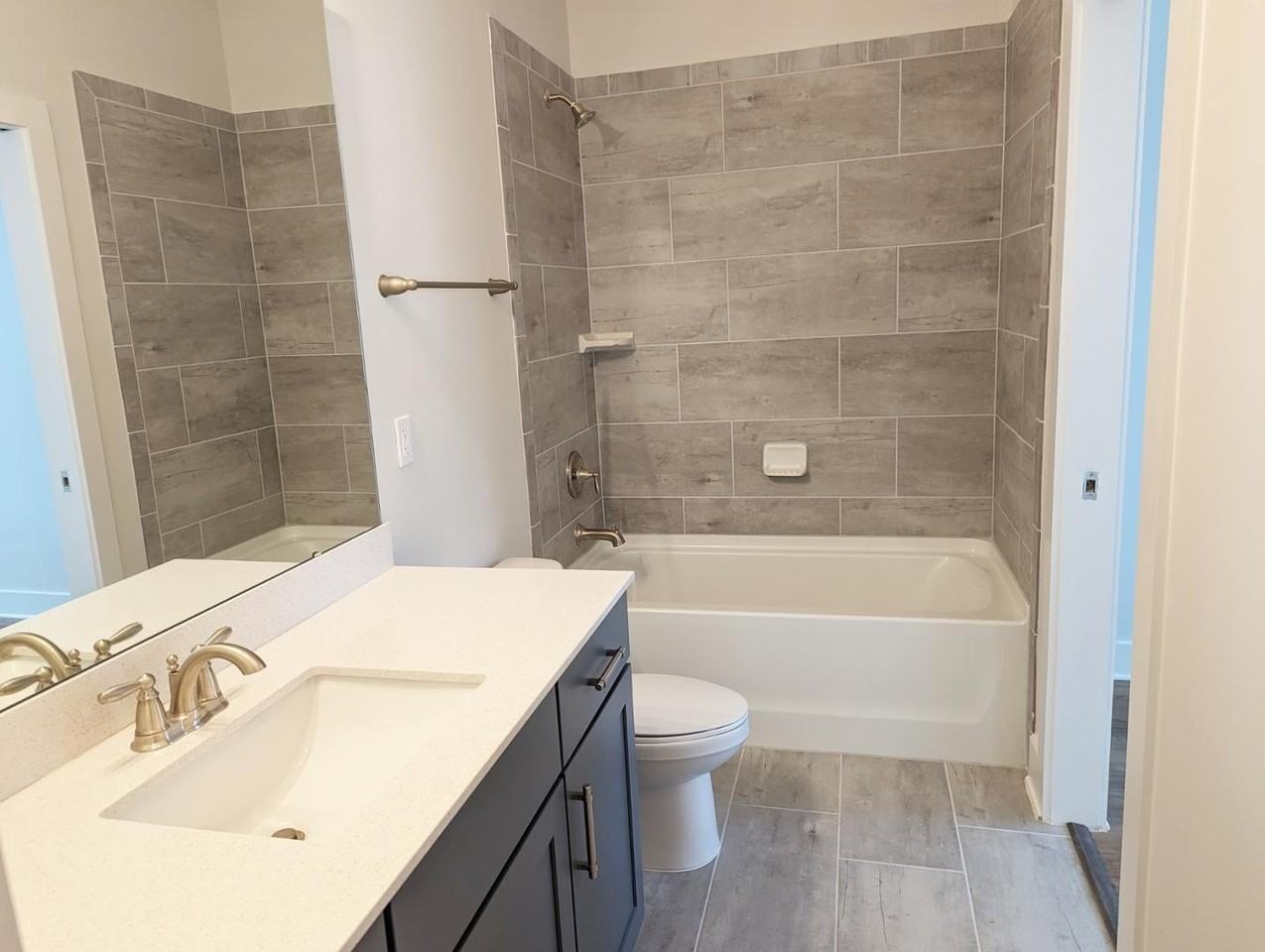 701 Grant St #A - Photo 5 of 23