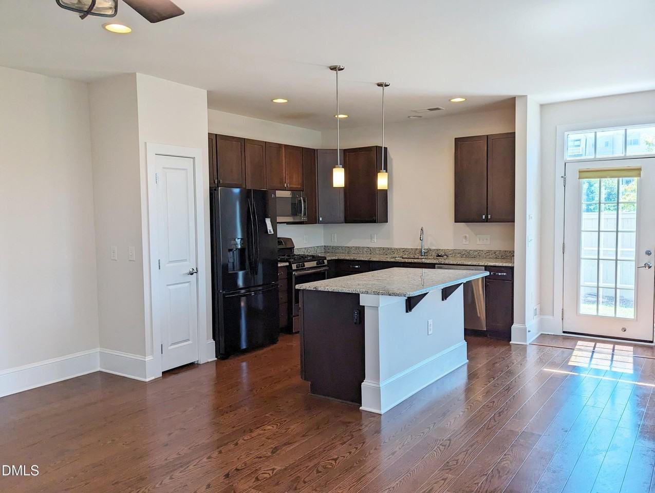 375 Avett Dr - Photo 4 of 20