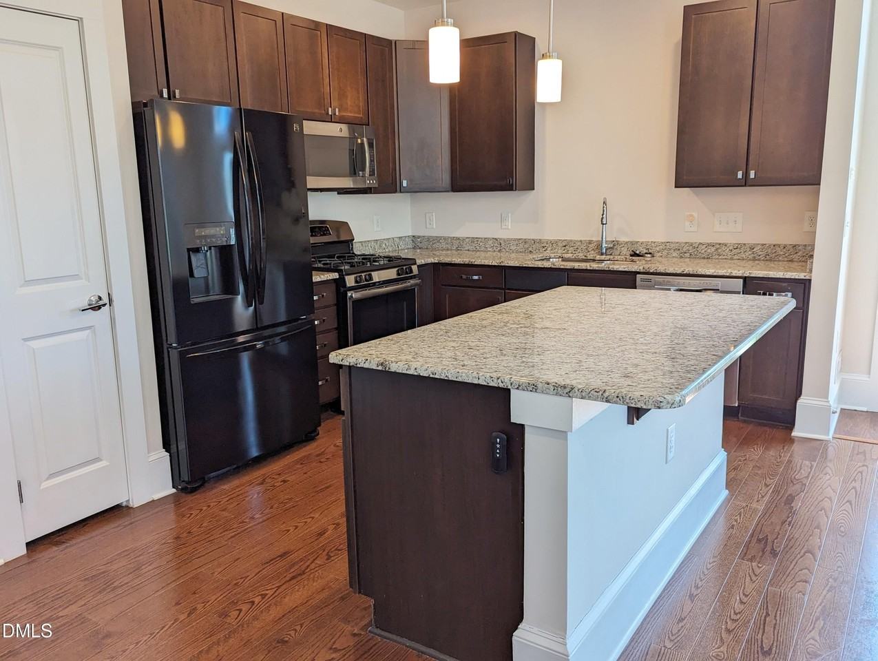 375 Avett Dr - Photo 6 of 20