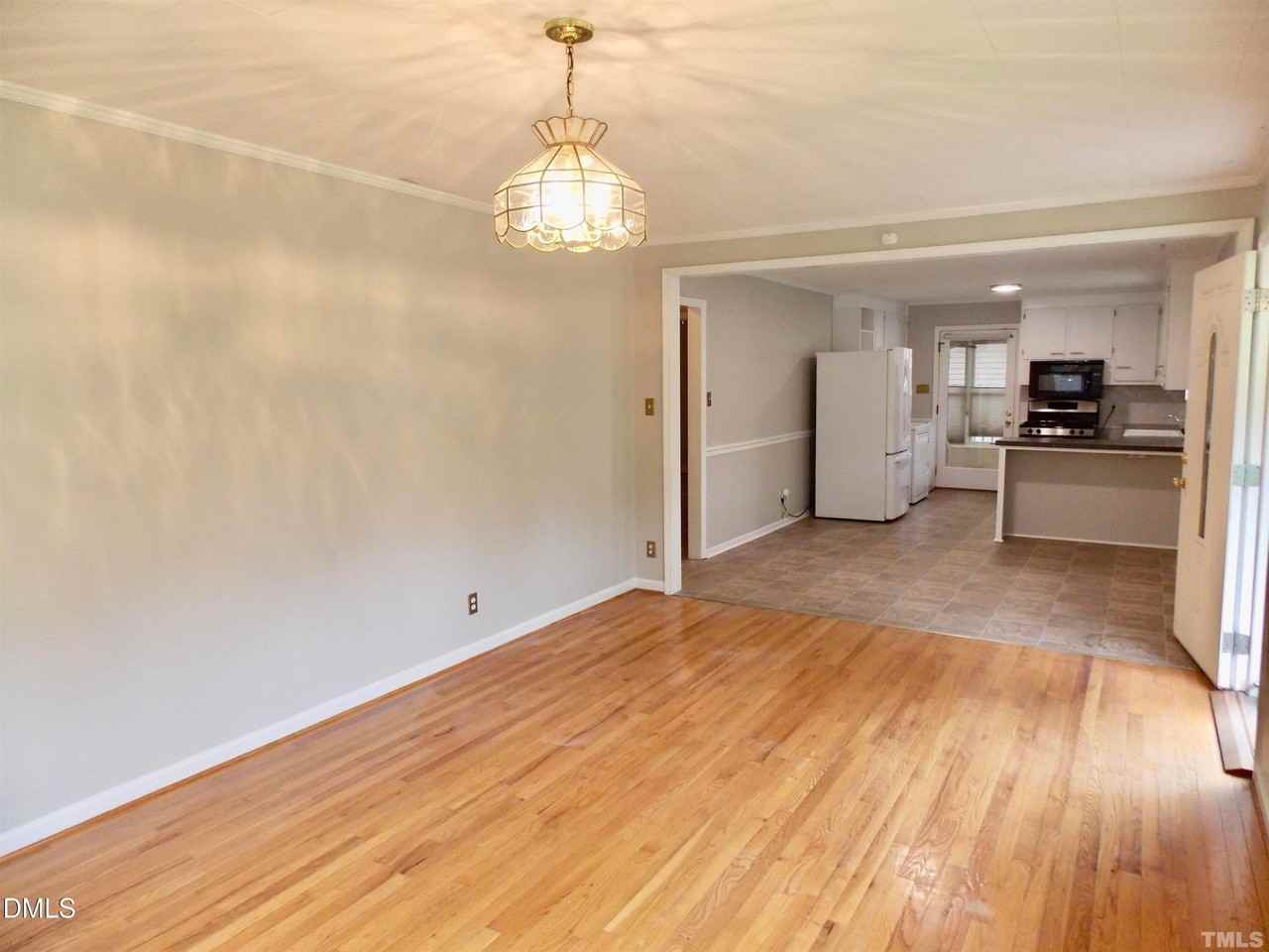 714 Carter Ave - Photo 3 of 21