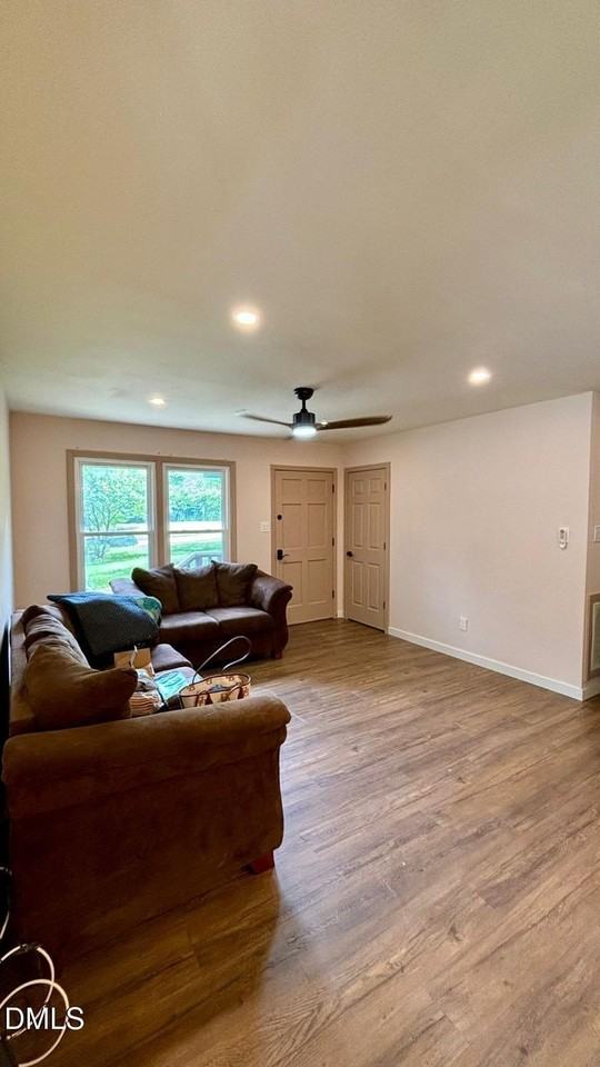 1113 Suffolk Blvd - Photo 3 of 12