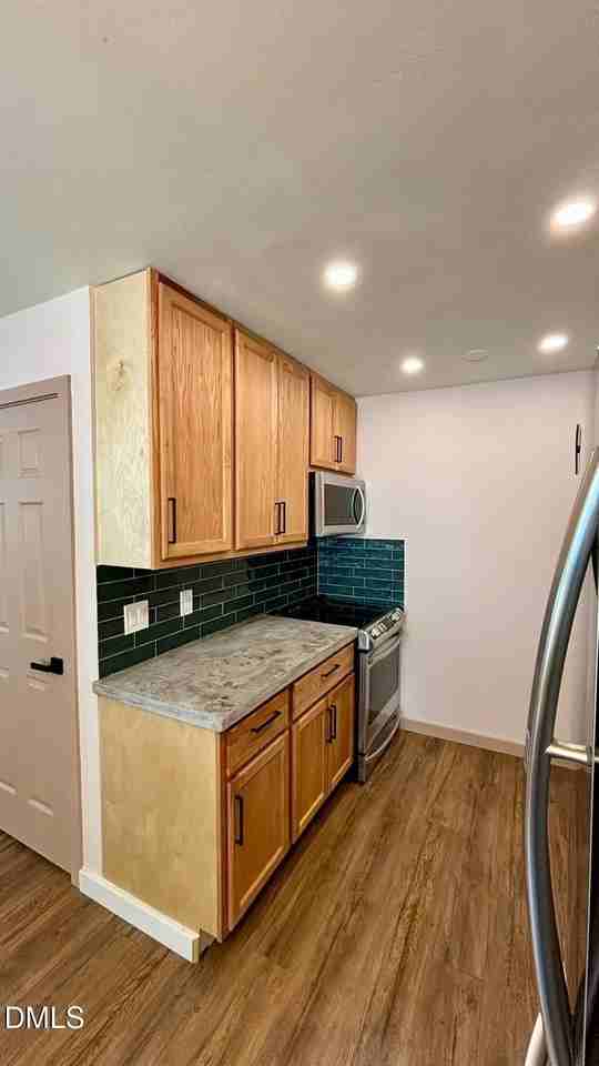 1113 Suffolk Blvd - Photo 6 of 12