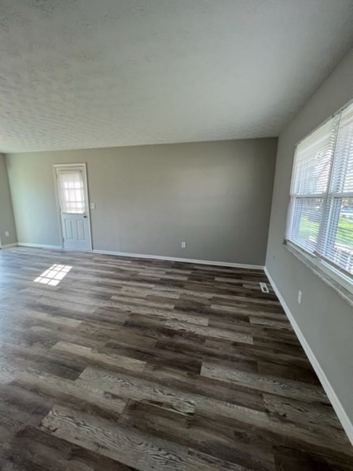 5441 Deforest Dr - Photo 5 of 21