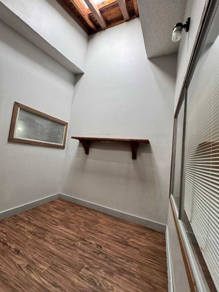 8231 S Klein Ave - Photo 3 of 13
