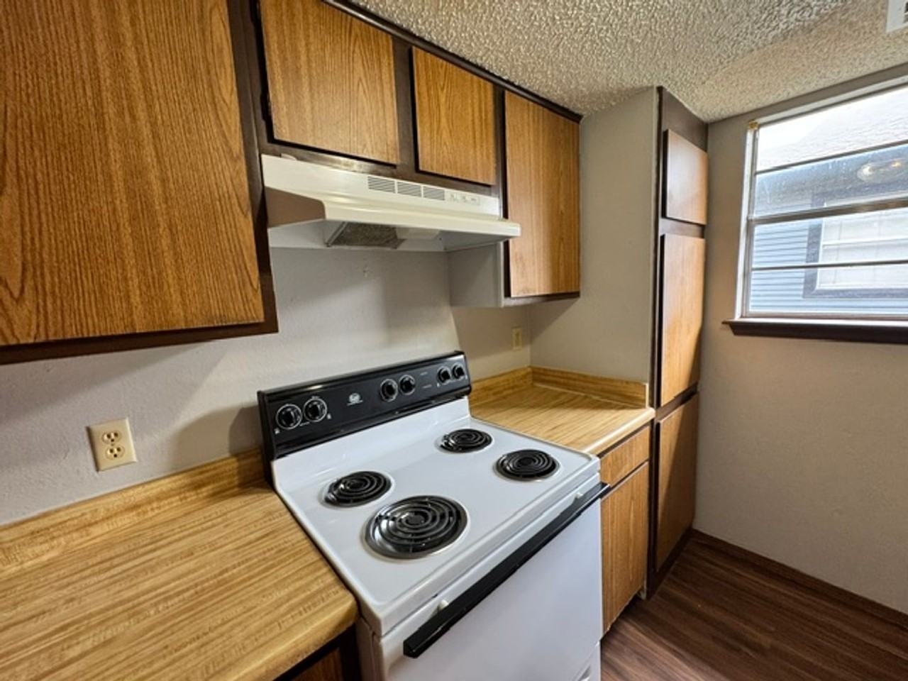 8231 S Klein Ave - Photo 6 of 13
