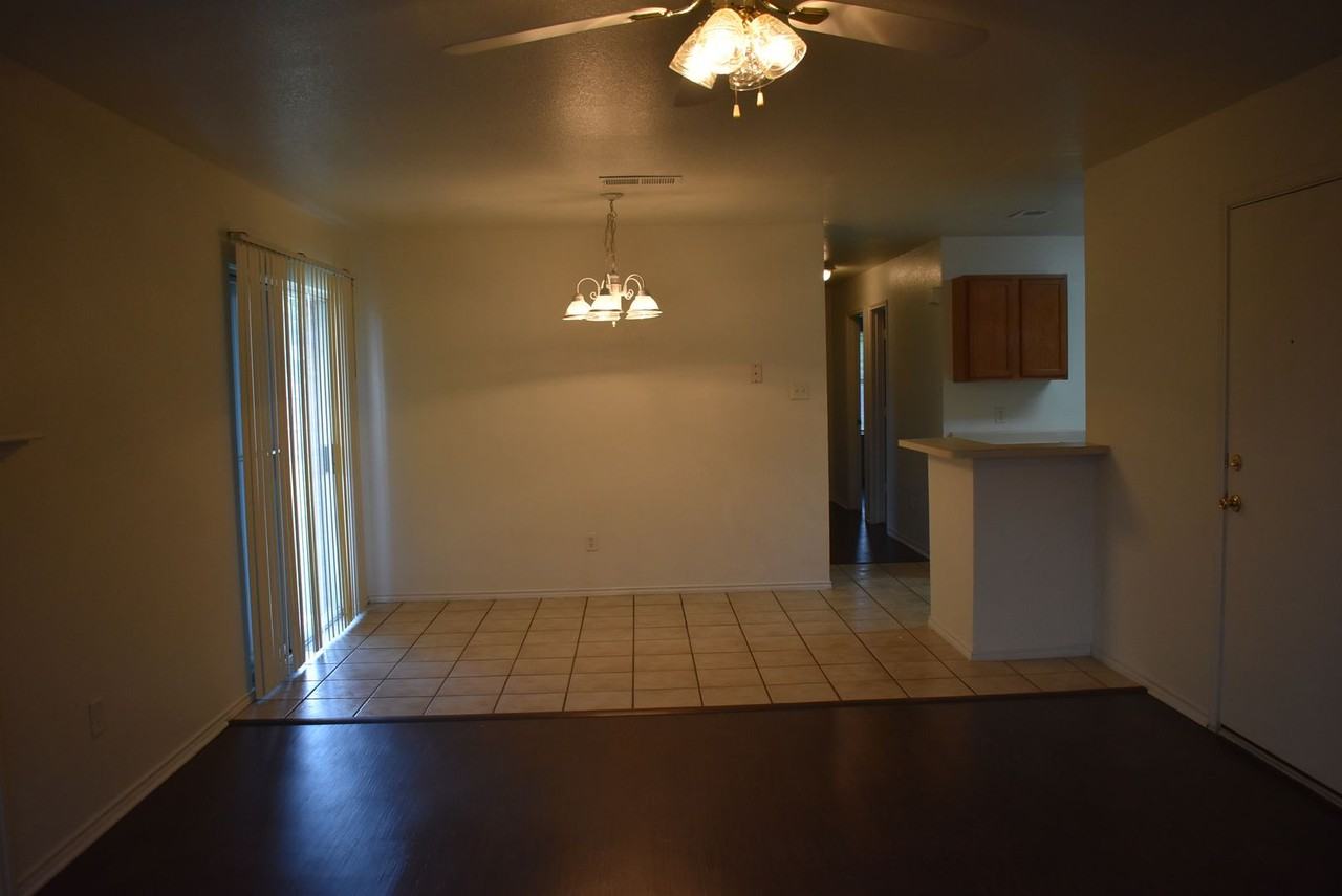 2316 Wildewood Dr - Photo 4 of 21