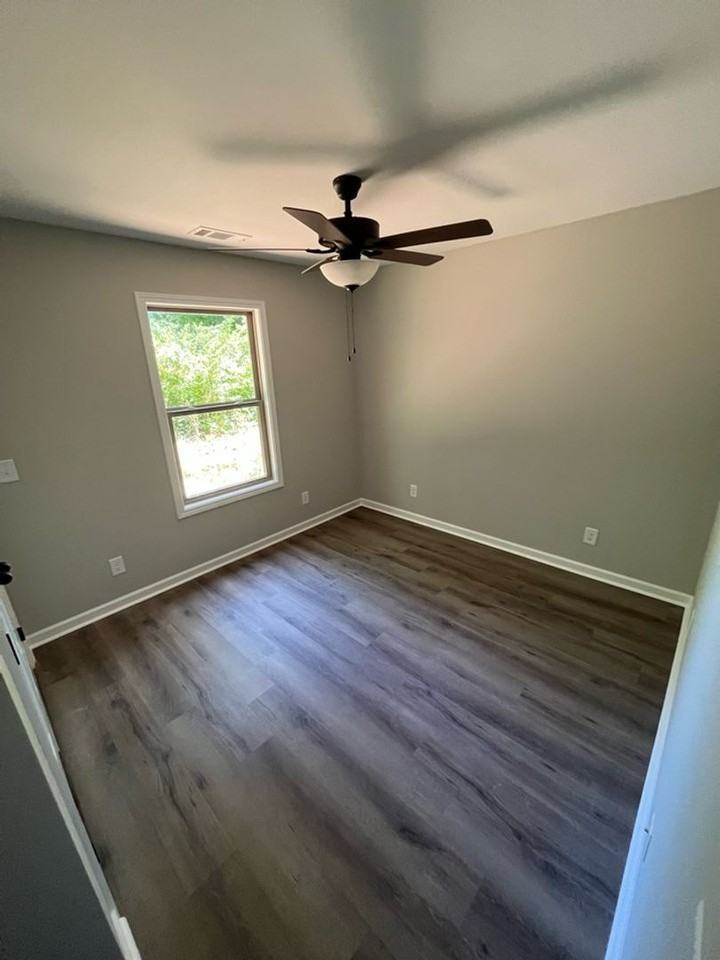 320 Randolph St - Photo 4 of 6