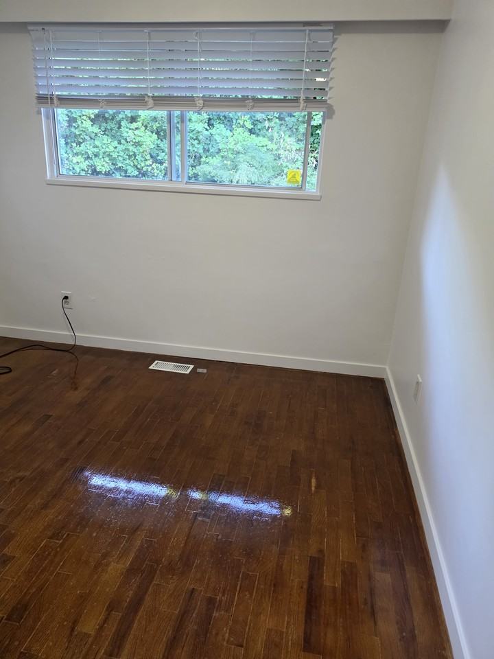903 4th Street East - Photo 3 of 8