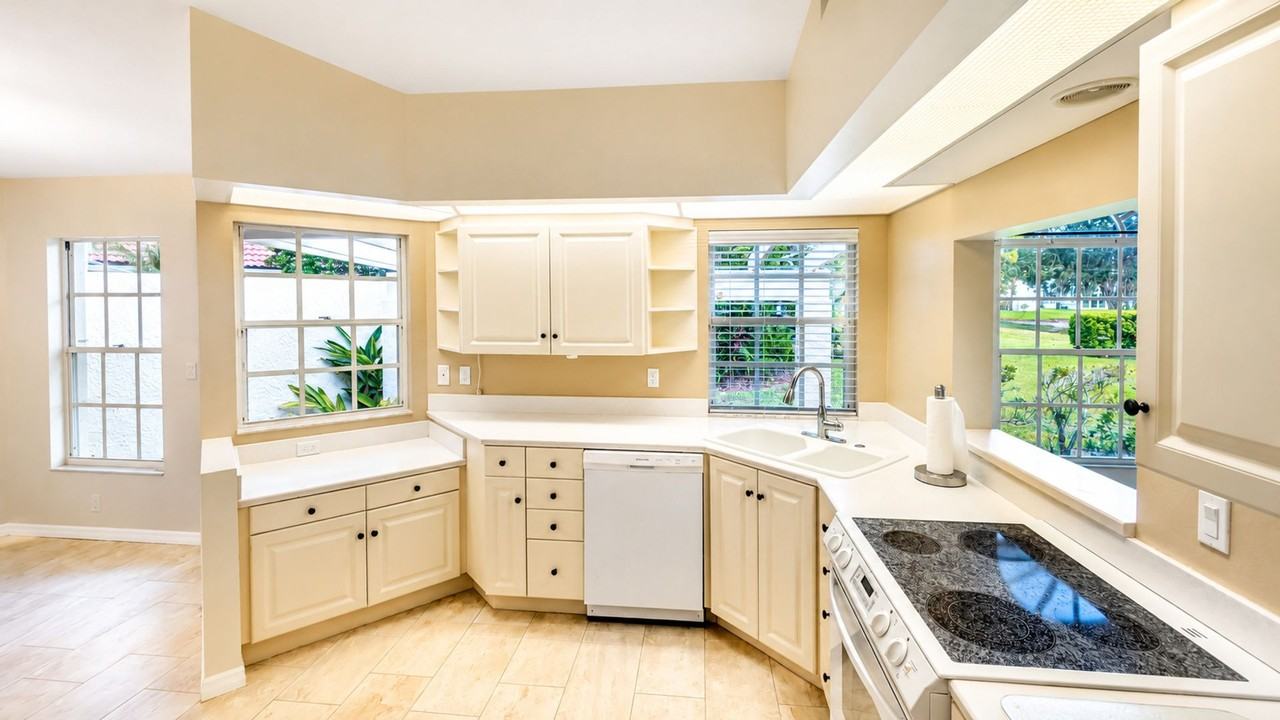 4096 Lyndhurst Ct - Photo 4 of 35