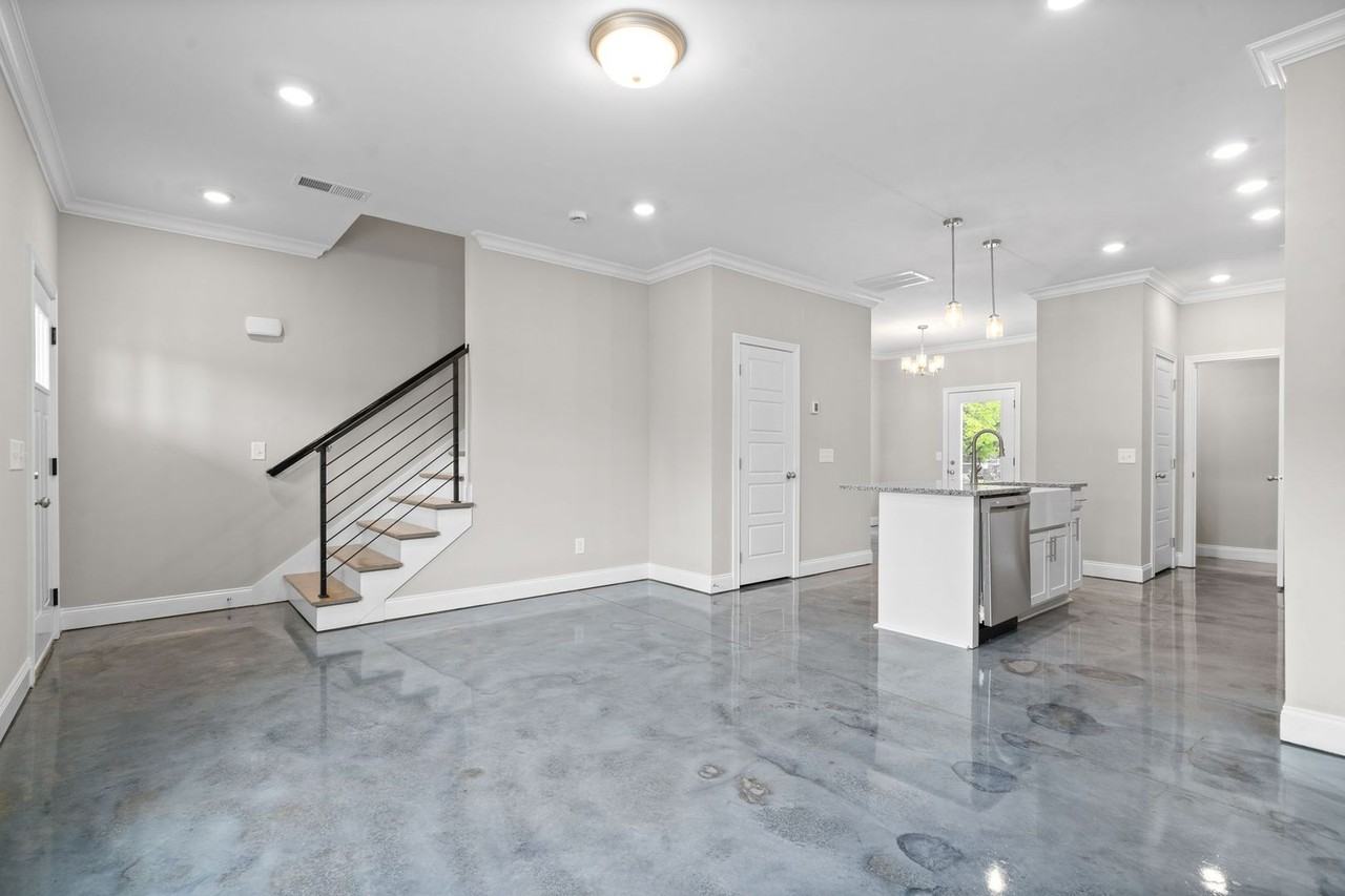 804 Lynes St - Photo 6 of 21