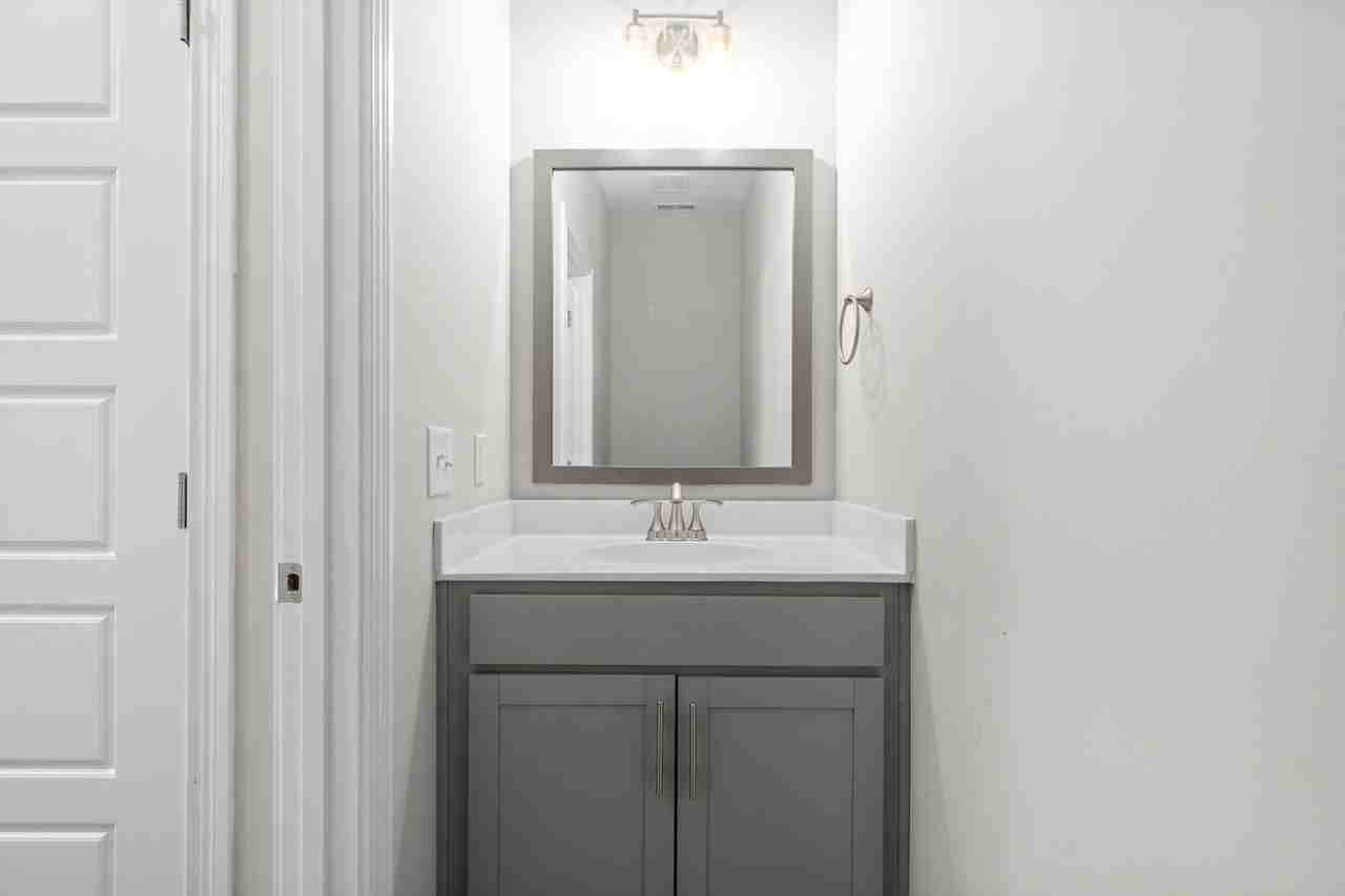 804 Lynes St - Photo 6 of 21