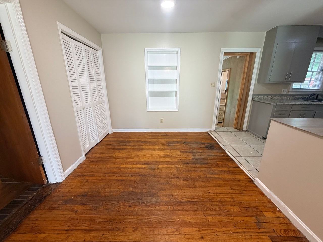 817 Woodlawn Dr - Photo 2 of 13