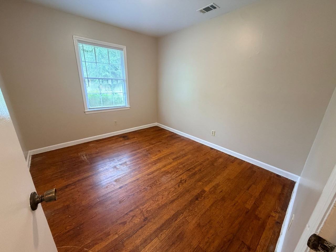 817 Woodlawn Dr - Photo 4 of 13
