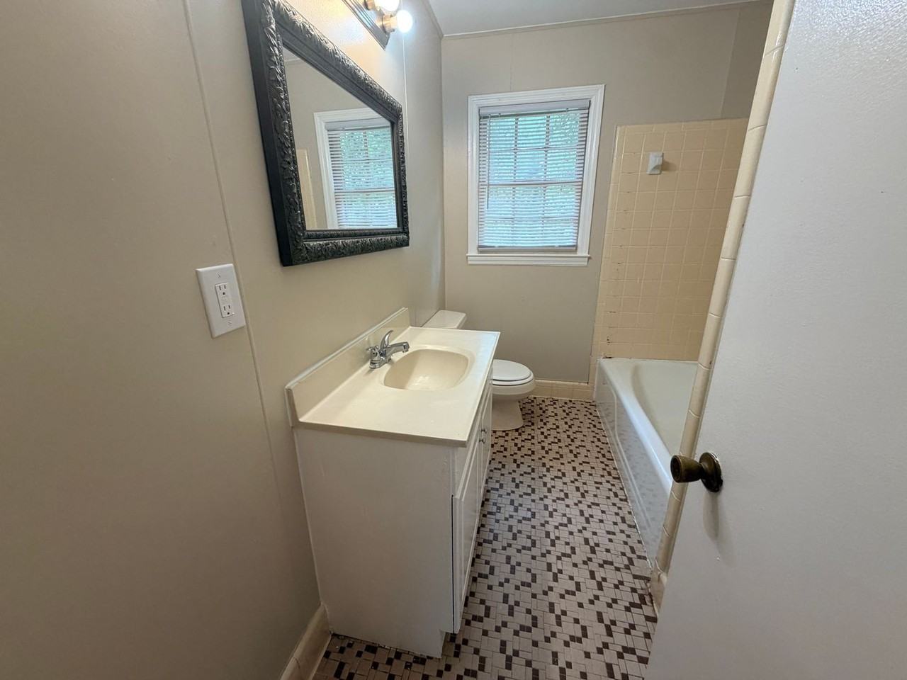 817 Woodlawn Dr - Photo 7 of 13