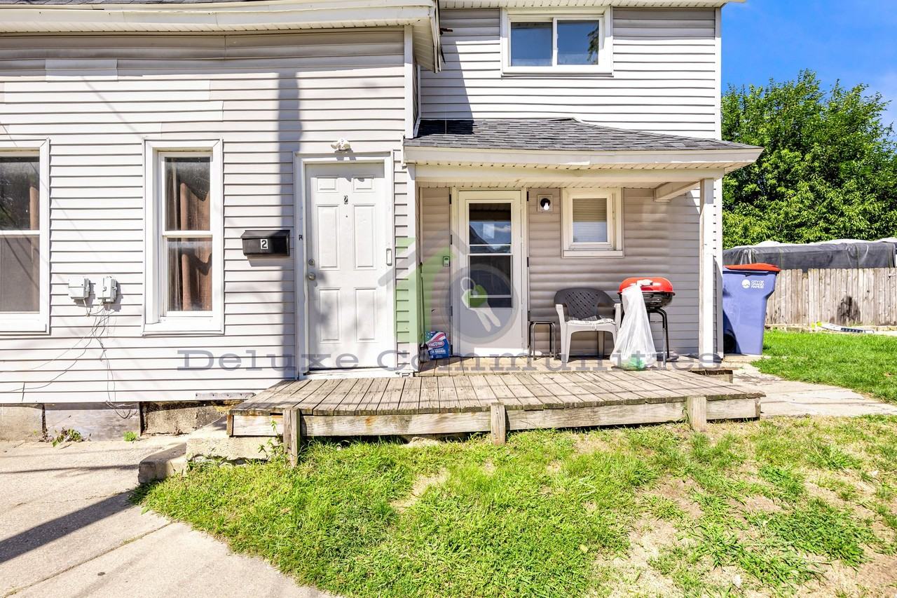 415 Graham St SW - Photo 7 of 11