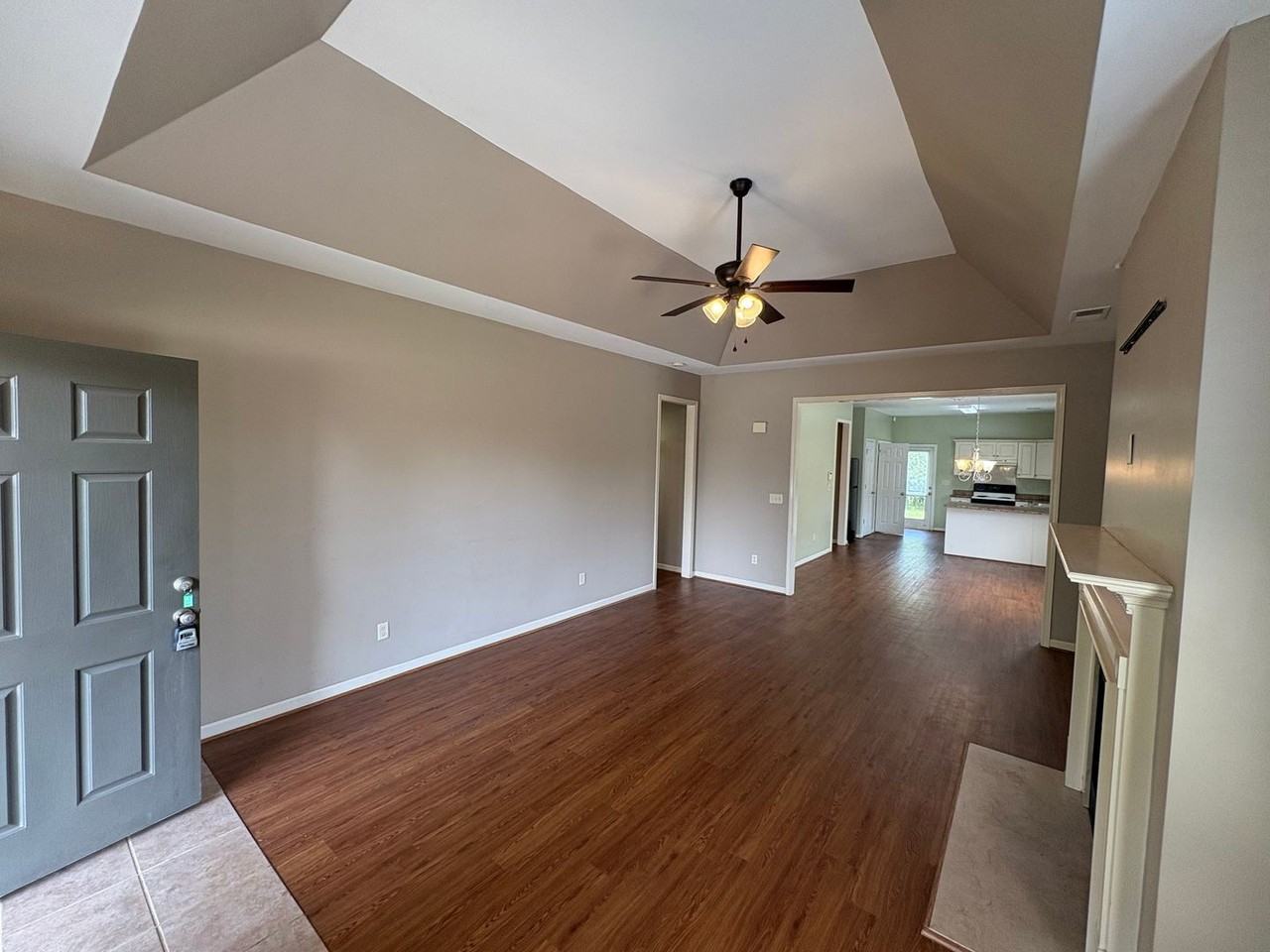 1044 Washington Dr - Photo 3 of 17