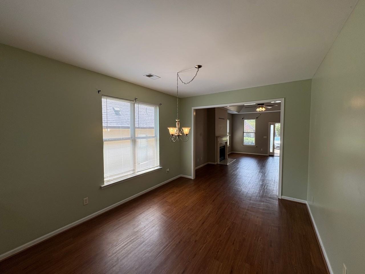 1044 Washington Dr - Photo 5 of 17