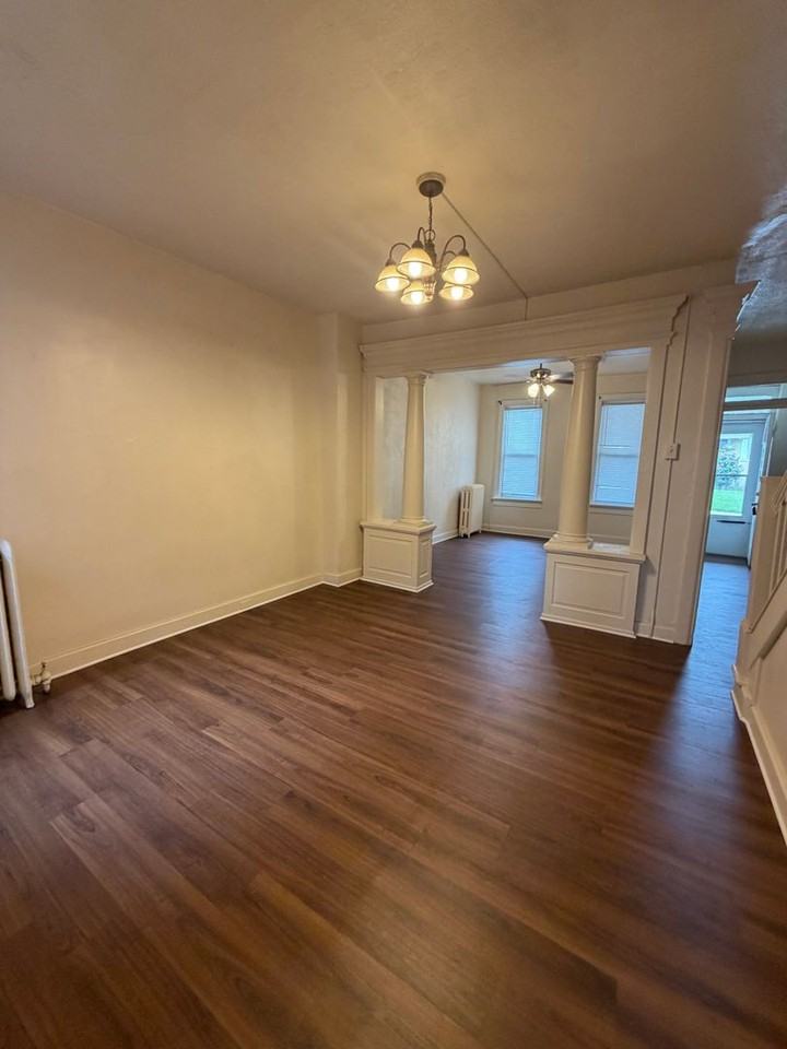 722 Manor St - Photo 5 of 18