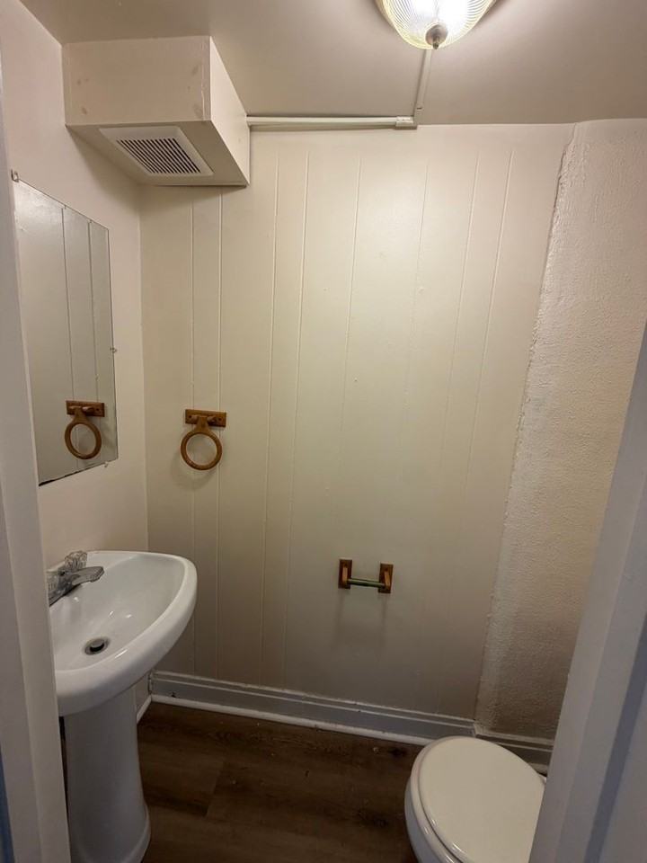 722 Manor St - Photo 6 of 18