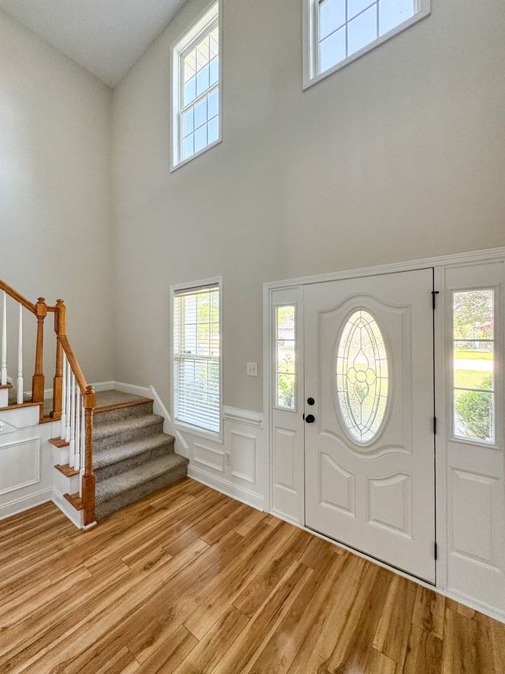 2423 Kimbolton Dr - Photo 2 of 33