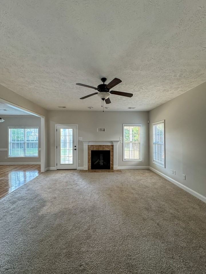 2423 Kimbolton Dr - Photo 5 of 33