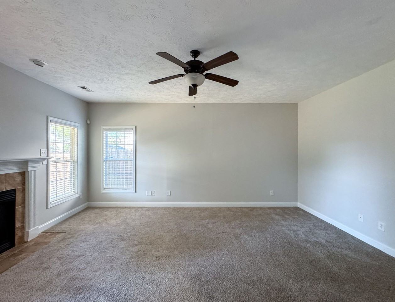 2423 Kimbolton Dr - Photo 7 of 33