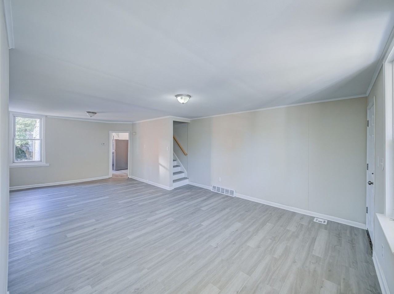 12 Adella Ave - Photo 7 of 38