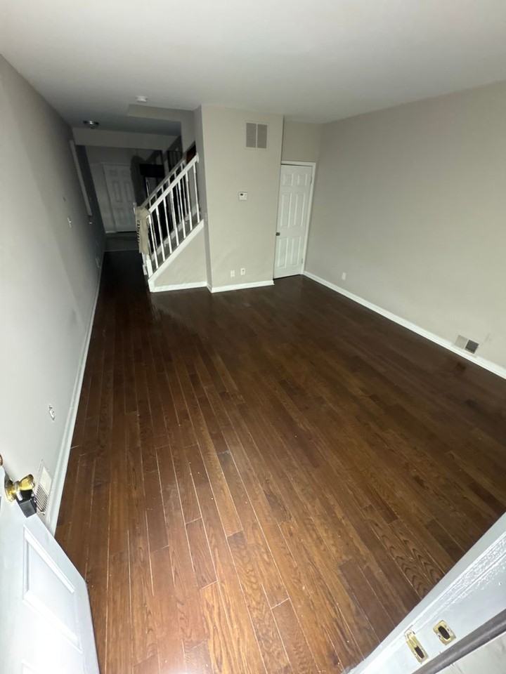 914 N Eden St - Photo 2 of 13