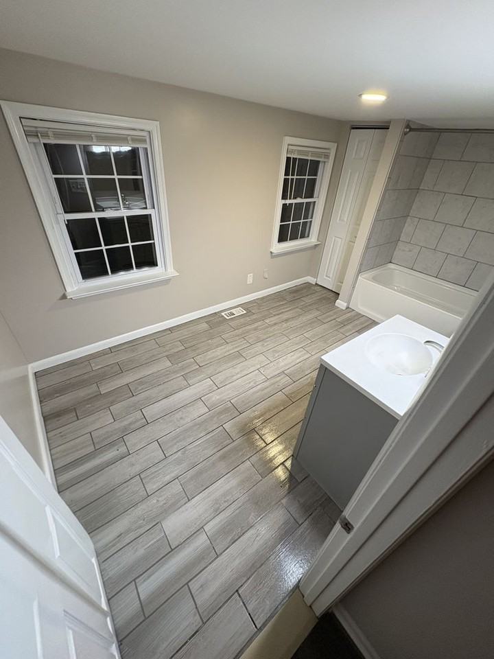 914 N Eden St - Photo 6 of 13