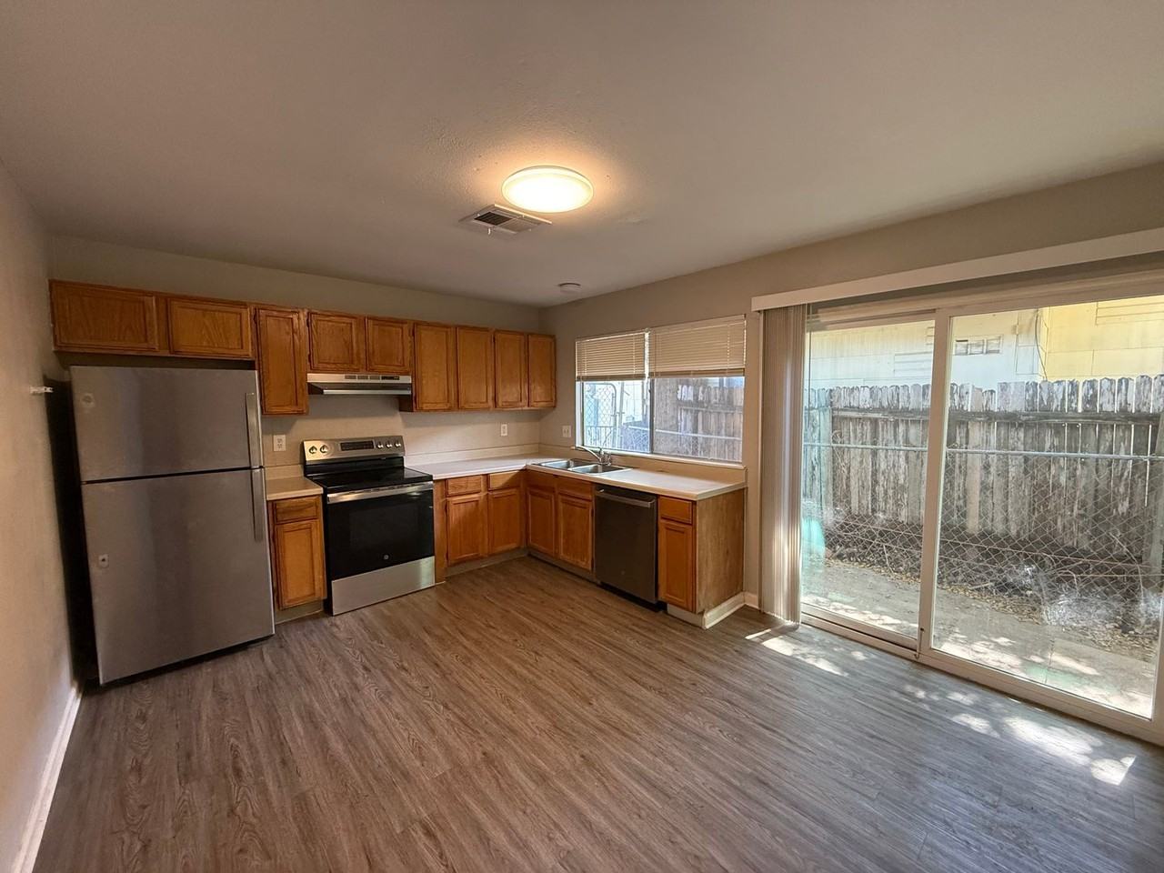 7236 Wt Montgomery - Photo 2 of 12