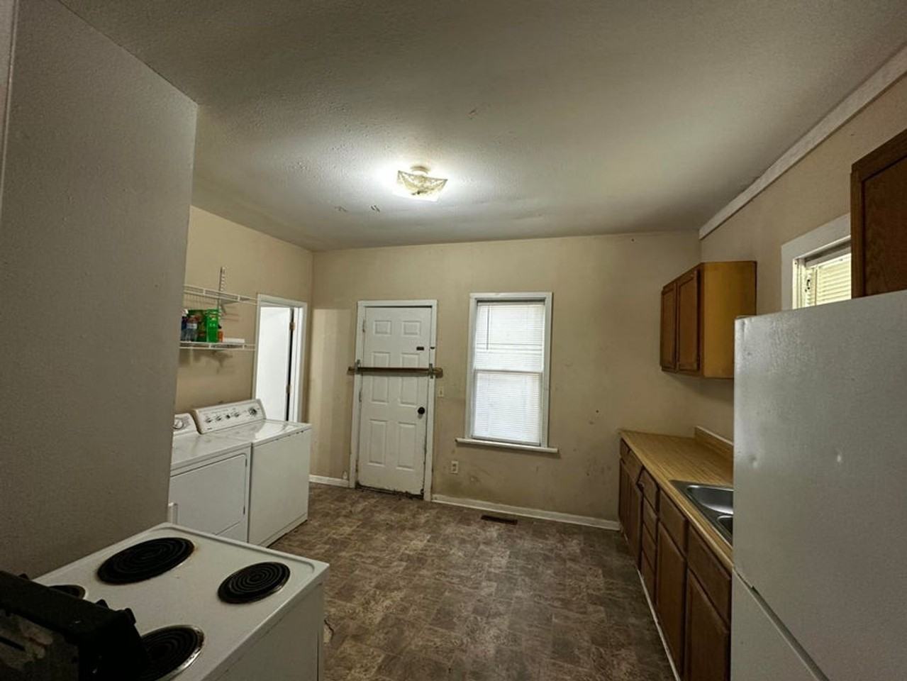 622 N Park Ave - Photo 3 of 5