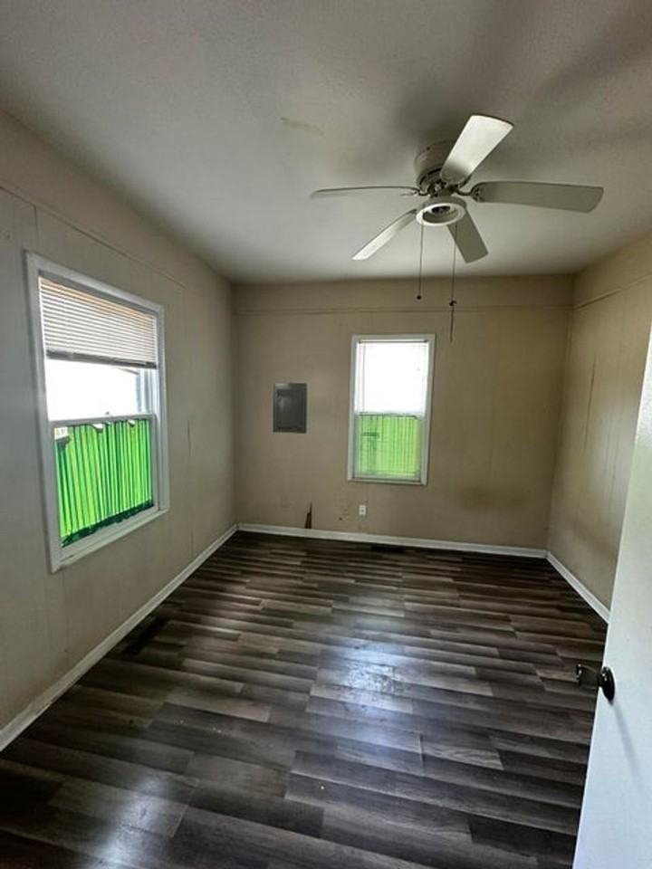622 N Park Ave - Photo 4 of 5