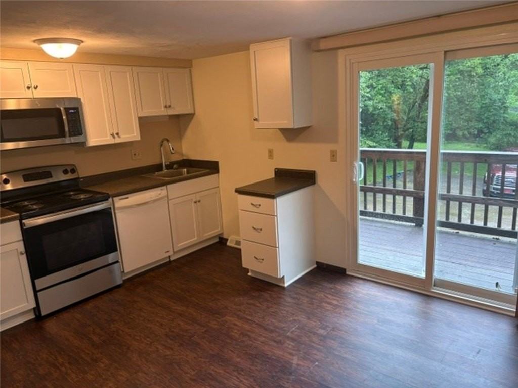 649 Robbins Station Rd #649 - Photo 4 of 11