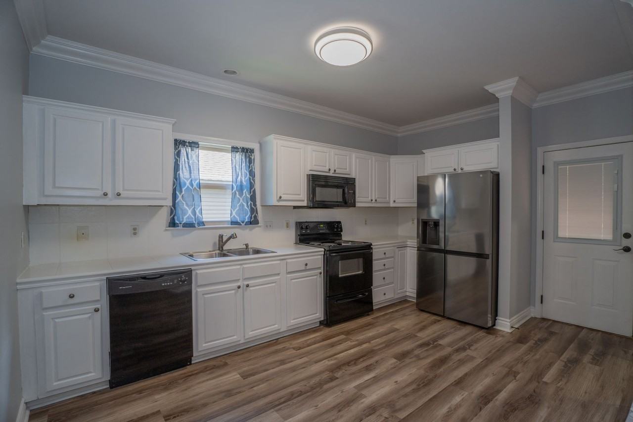 1011 Gamble Rd - Photo 4 of 36