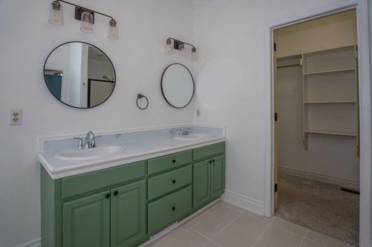 1011 Gamble Rd - Photo 6 of 36